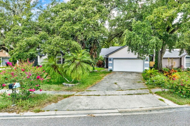 Foto del edificio - "Charming 3-Bed Oasis with 2 Baths and Spacious 1,310 Sq. Ft. in Orlando!"