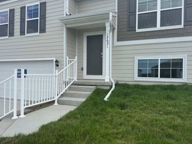 Building Photo - Spacious 4-Bedroom Split-Level Near Standing Bear Lake & Trails