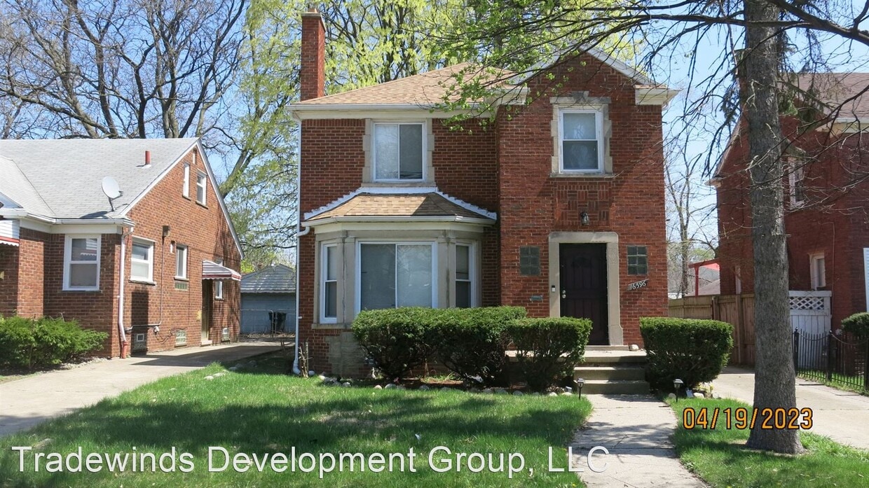 Primary Photo - 3 br, 1.5 bath House - 16596 Whitcomb