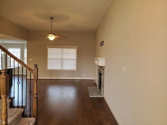 Foto del edificio - Executive 3 Bed 2.5 Bath with Bonus Home