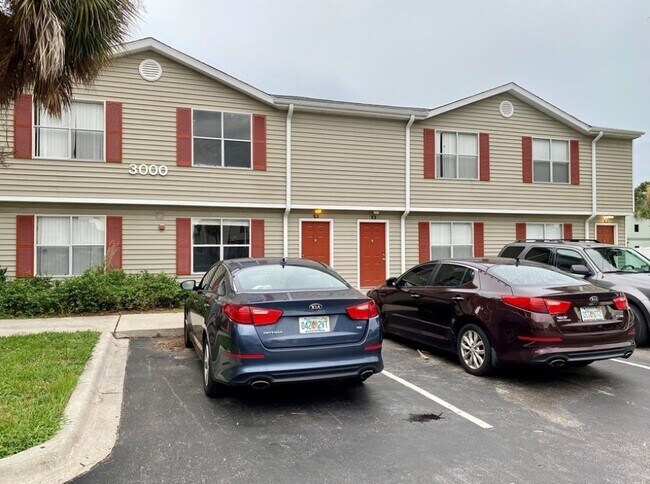 Foto del edificio - 3001 Fountainhead Cir