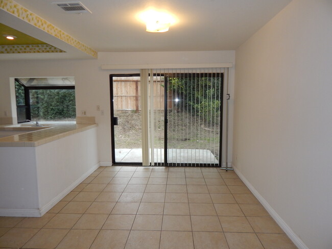 Foto del edificio - Adorable 3BR 1.75 BA House Available March!