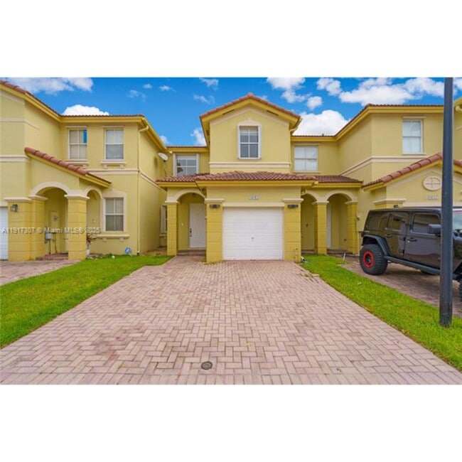 Building Photo - 8643 NW 112th Pl