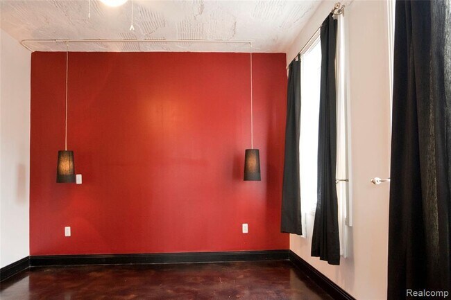 Building Photo - 2233 Park Ave