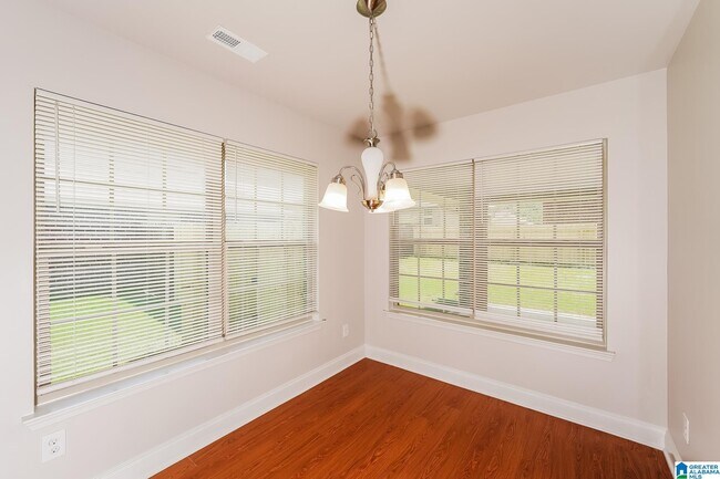 Foto del edificio - 1065 Clover Ave