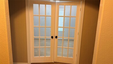 Building Photo - 9215 Running Eagle Falls