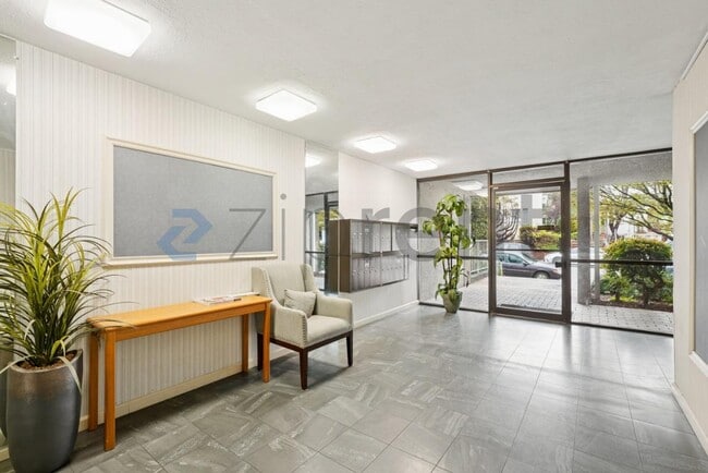 Building Photo - 365 Perkins St