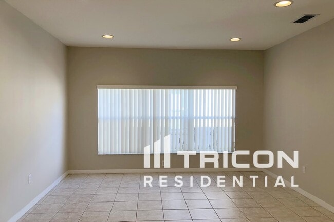 Building Photo - 3228 Coconut Grove Rd