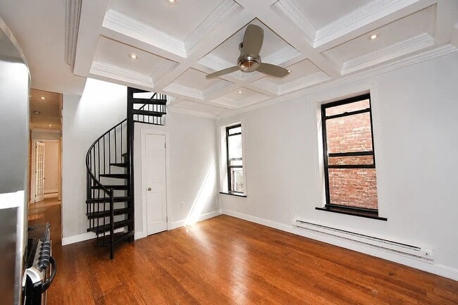 Building Photo - 15 W 103rd St