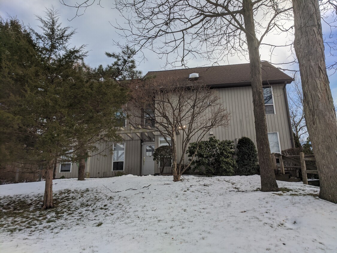 Frente de condominio - 63 Villa Dr