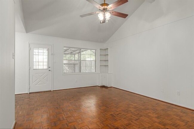 Foto del edificio - 12838 Westella Dr