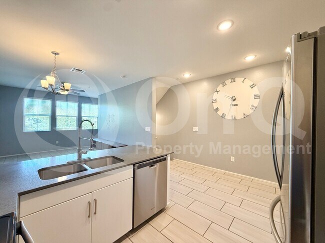 Foto del edificio - 2342 E Hidalgo Ave