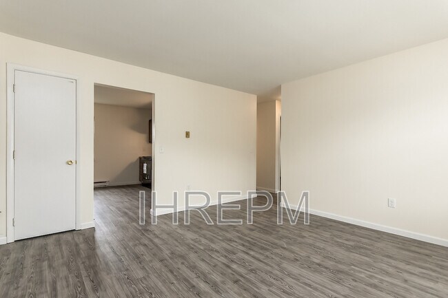 Building Photo - 2595 Red Rock Boulevard - B