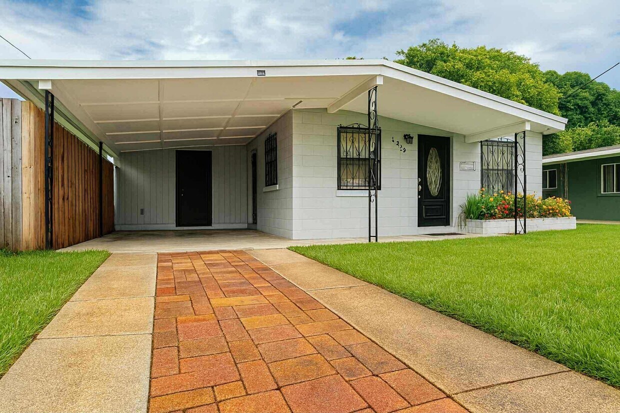 Foto principal - 2808 Ave I