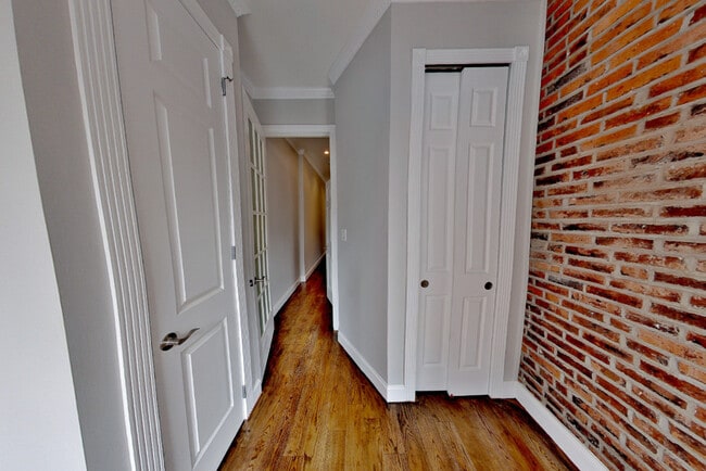 Foto del edificio - 206 E 83rd St