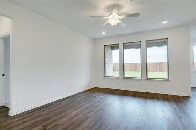 Building Photo - 1608 Pne Vly Dr