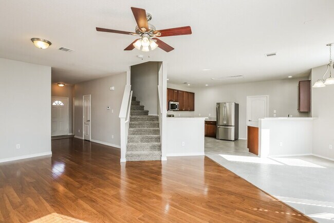 Building Photo - 8409 Star Thistle Dr