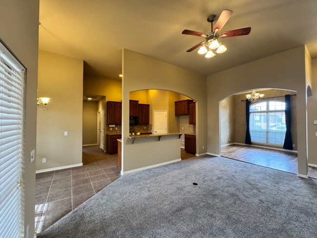 Foto del edificio - 1801 E Jacksonville St