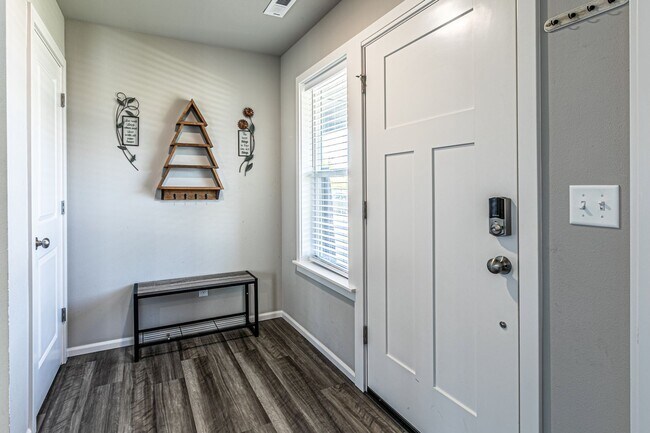 Building Photo - Modern 4-Bedroom Lacey Home