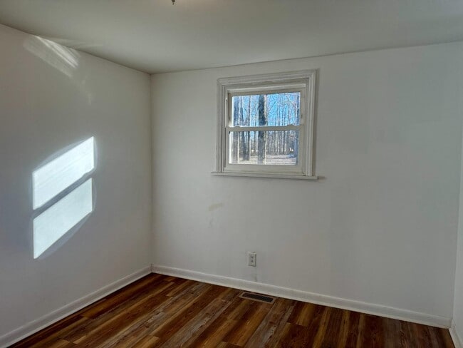 Foto del edificio - 2516 Hinson Rd