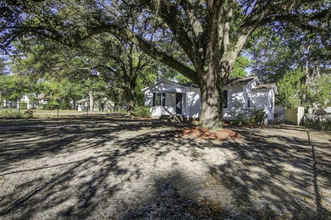 Foto del edificio - 112 Klein Street, Walterboro, SC 29488 - 2...