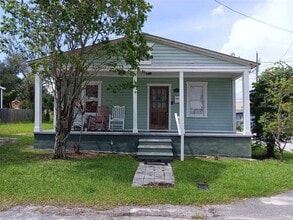 Building Photo - 2320 E 12th Ave