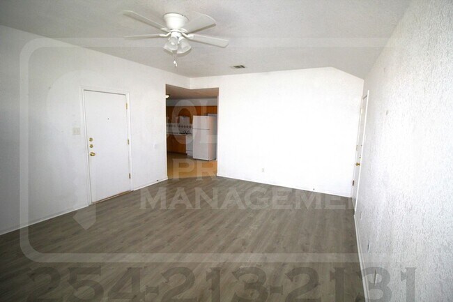 Foto del edificio - 1710 Aztec Trce