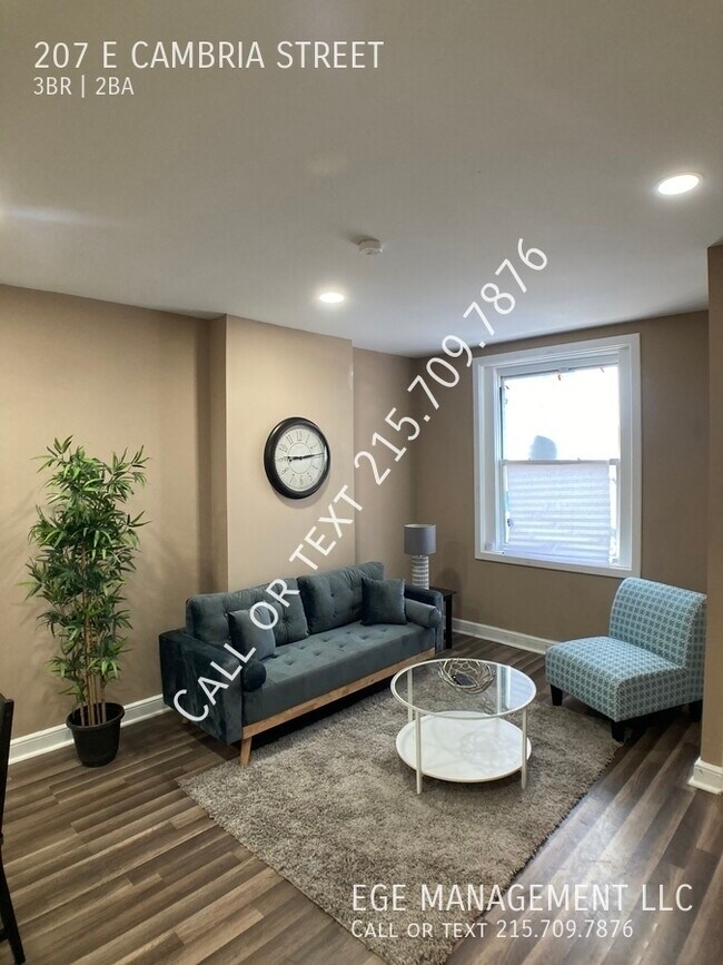 Photo - 207 E Cambria St House