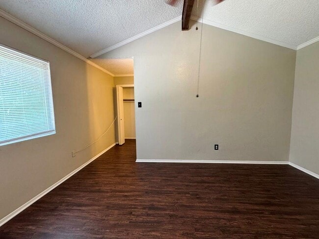 Building Photo - 1107 Spearson Ln