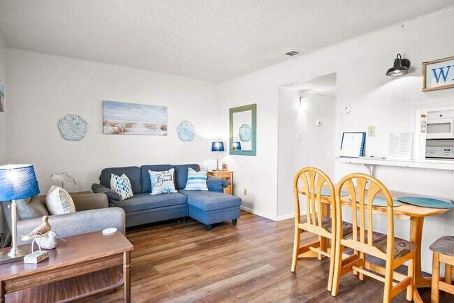 Foto del edificio - 2025 Eleventh Street-SI FL1-ID1023252P