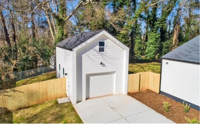 Building Photo - 1 Almont Dr SW
