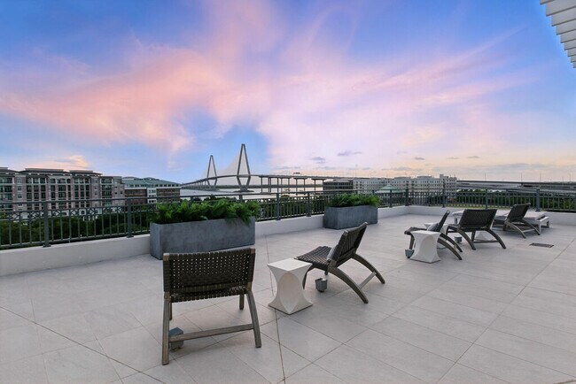 Foto del edificio - Legacy Patriots Point Apartments