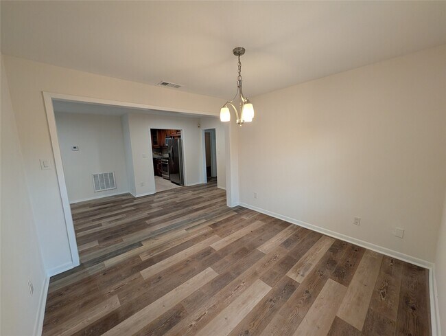 Foto del edificio - 4110 Ella Blvd