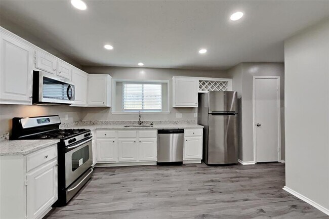 Foto del edificio - 1107 Tanglewild Ln