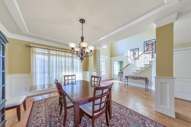 Foto del edificio - 5024 Glen Forrest Dr