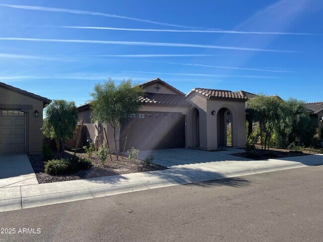 Building Photo - 9137 W Sells Dr