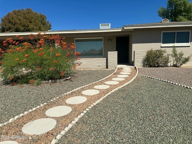 Foto del edificio - 6246 E Adobe Rd