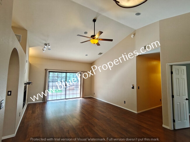 Foto del edificio - 1560 E Sonoran Desert Dr