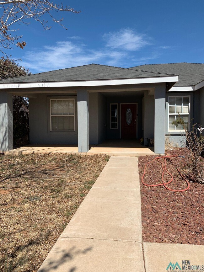 Foto del edificio - 2104 Hali Ln