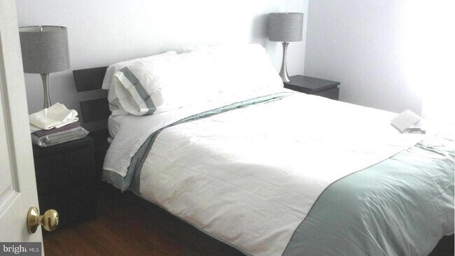 Foto del edificio - 5520 Jowett Ct