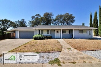 Building Photo - 2420 D Alene Ave