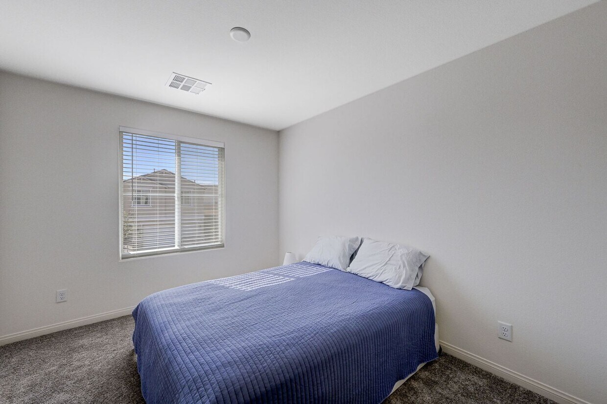 Primary Photo - GORGEOUS 3 BEDROOM 2.5 BATH SOUTHWEST LOCA...