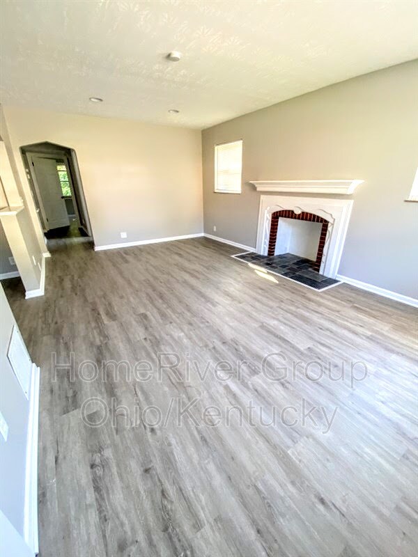 Building Photo - 5149 Sumter Ave