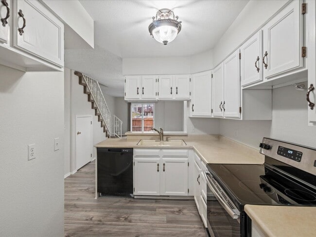 Building Photo - 2909 W 81st Ave