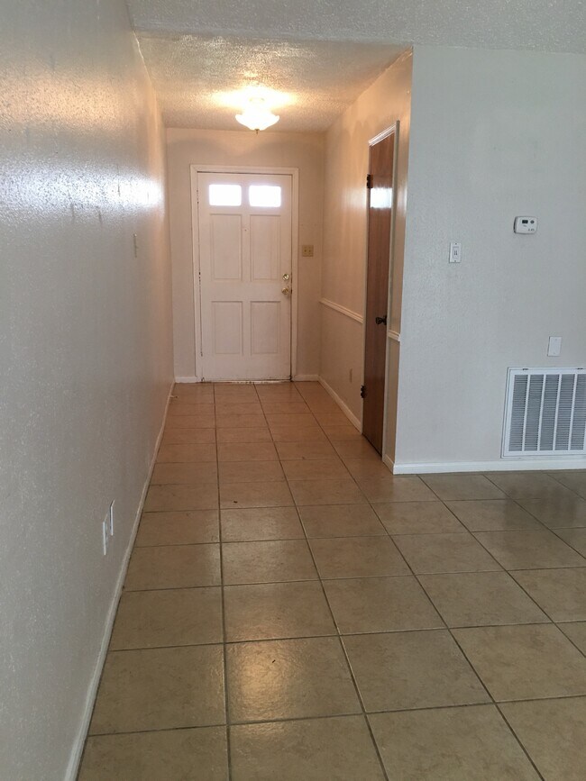 Foto del edificio - 1727 Junker St