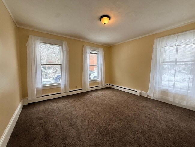 Building Photo - 17 Laurel St