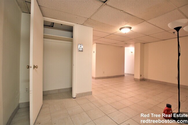 Foto del edificio - 1160 Commonwealth Ave