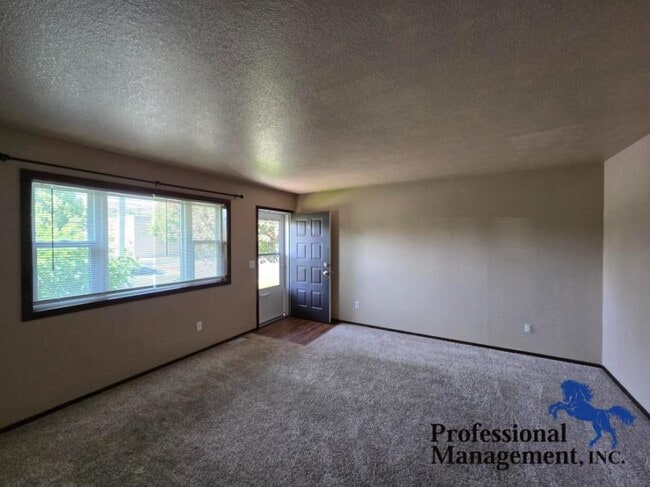 Building Photo - 2 bedroom in Billings MT 59101