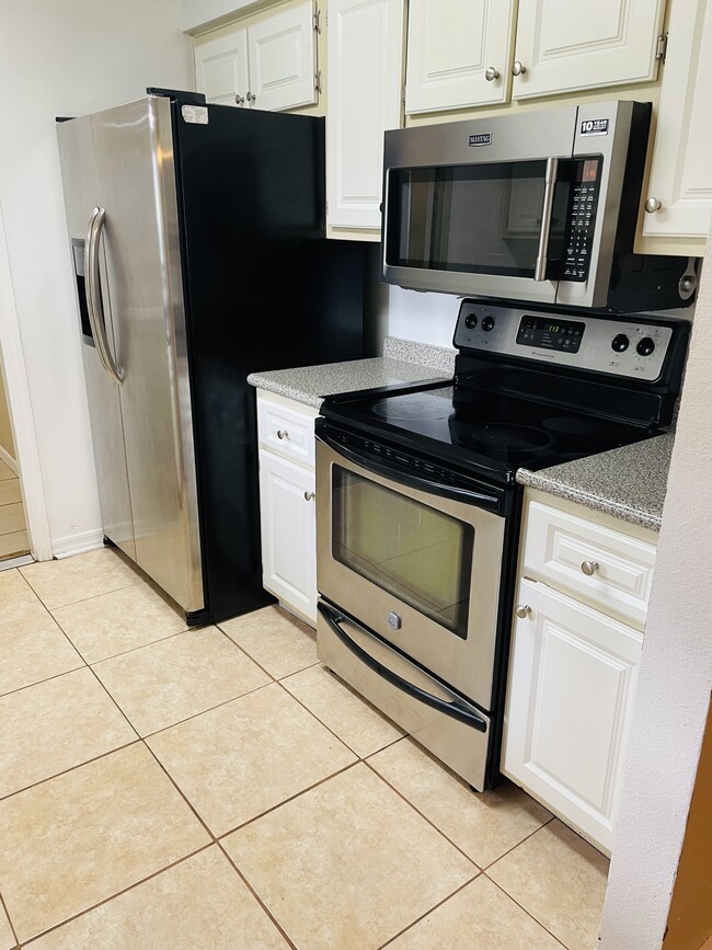 Building Photo - 5311 Water Valley Dr