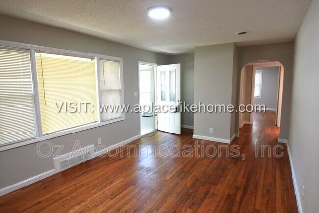 Building Photo - 7028 Woodson St